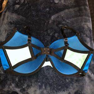 Victoria's Secret Intimates & Sleepwear - Never Warn Victoria Secrets Push Up Bra Victoria's Secret Intimates & Sleepwear - Never Warn Victoria Secrets Push Up Bra